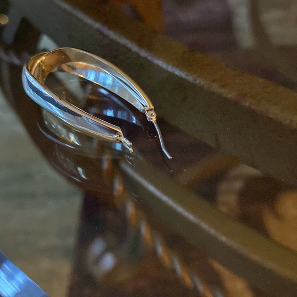 NWT Oval Hoop Intertwined Two-Tone Silver & Gold Plated Shiny Earrings - Picture 7 of 8